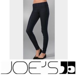 Joe's Jeans, Size M, "The Legging", Dark Wash Denim Jeans. Zippers at ankles
